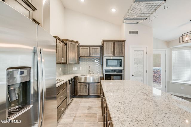 6037 Summer Ridge, Sunland Park, NM 88063