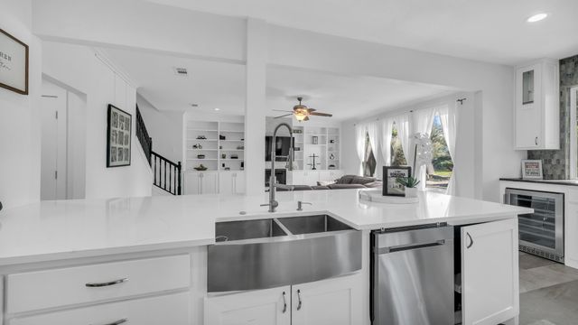 100 Oakview Drive, Hudson Oaks, TX 76087