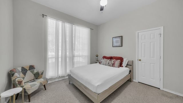 100 Oakview Drive, Hudson Oaks, TX 76087