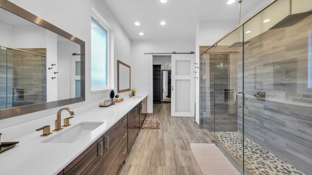 100 Oakview Drive, Hudson Oaks, TX 76087