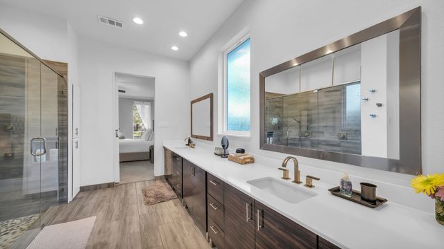 100 Oakview Drive, Hudson Oaks, TX 76087