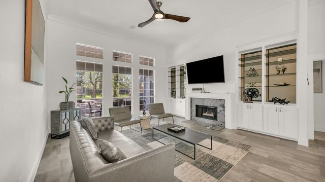 100 Oakview Drive, Hudson Oaks, TX 76087