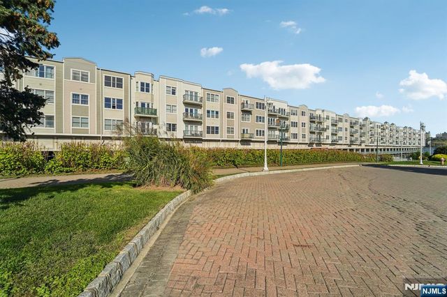 129 The Promenade, Edgewater, NJ 07020