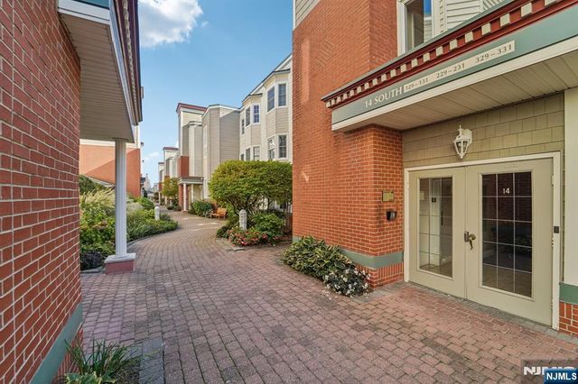 129 The Promenade, Edgewater, NJ 07020