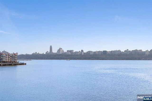 129 The Promenade, Edgewater, NJ 07020