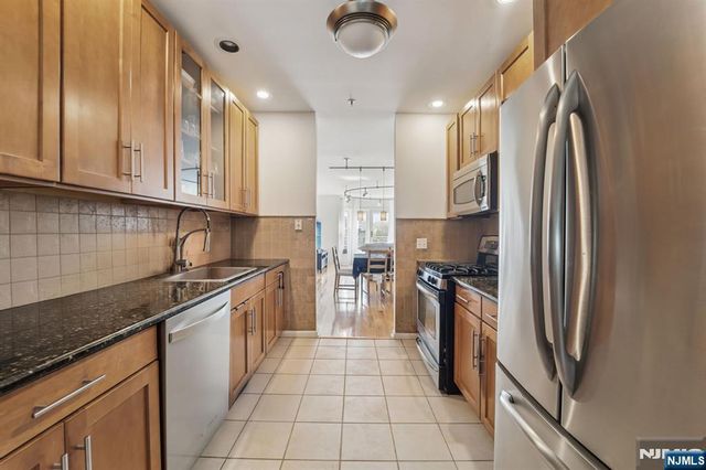 129 The Promenade, Edgewater, NJ 07020