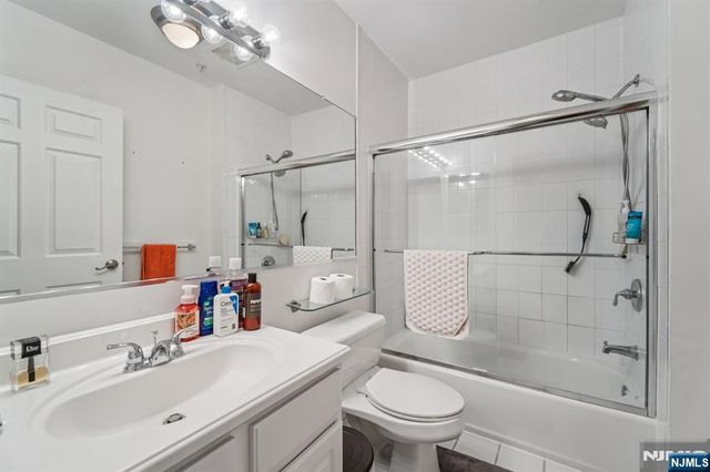 129 The Promenade, Edgewater, NJ 07020