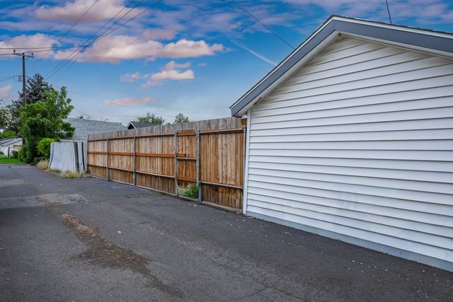 414 E Glass Ave, Spokane, WA 99207