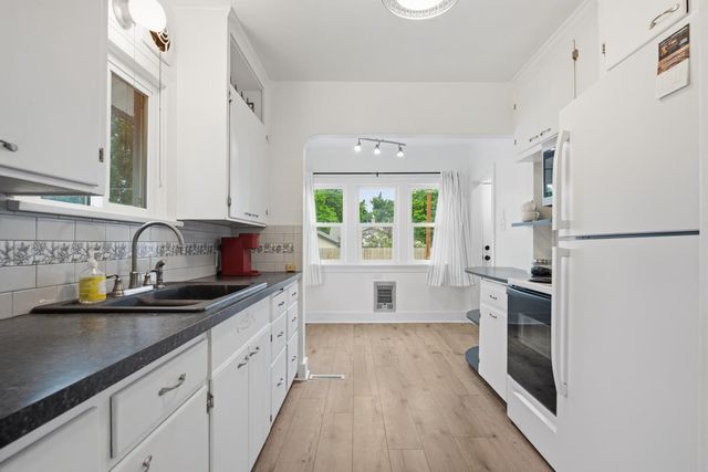 414 E Glass Ave, Spokane, WA 99207
