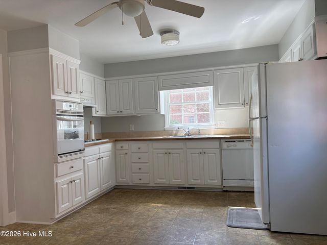 2107 Somerset Drive N, Wilson, NC 27893