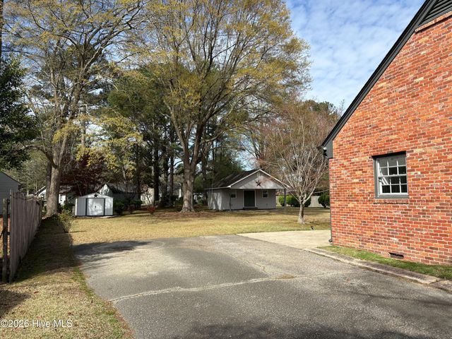 2107 Somerset Drive N, Wilson, NC 27893