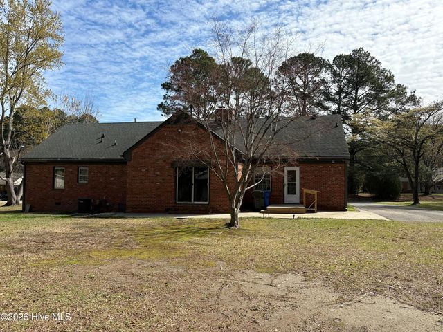 2107 Somerset Drive N, Wilson, NC 27893