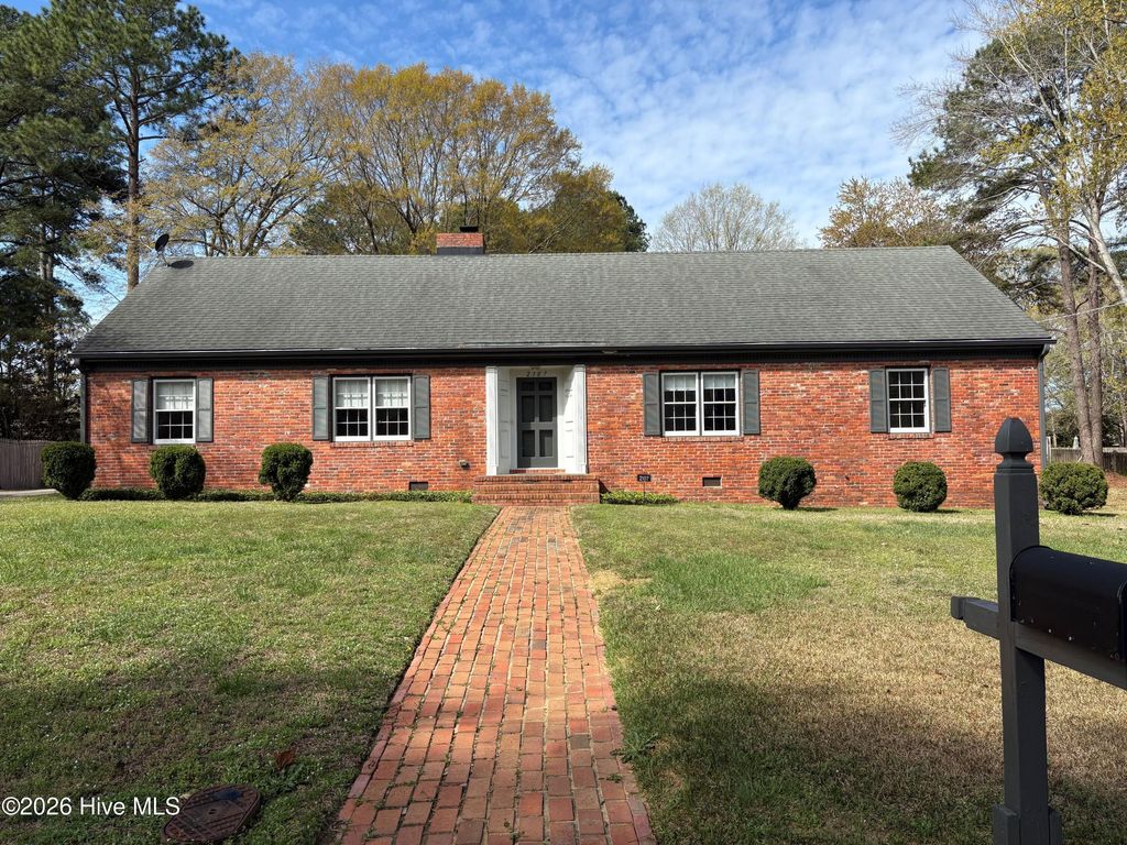 2107 Somerset Drive N, Wilson, NC 27893