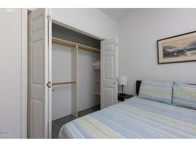 5143 Ne 50TH St, Neotsu, OR 97364