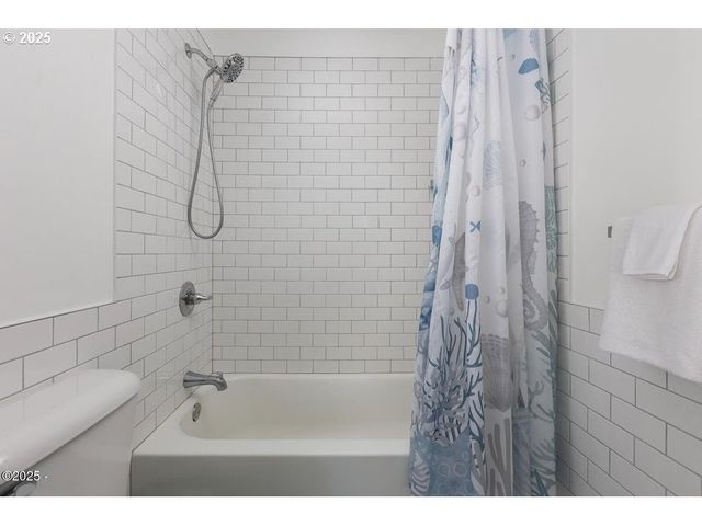 5143 Ne 50TH St, Neotsu, OR 97364