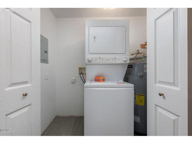 5143 Ne 50TH St, Neotsu, OR 97364