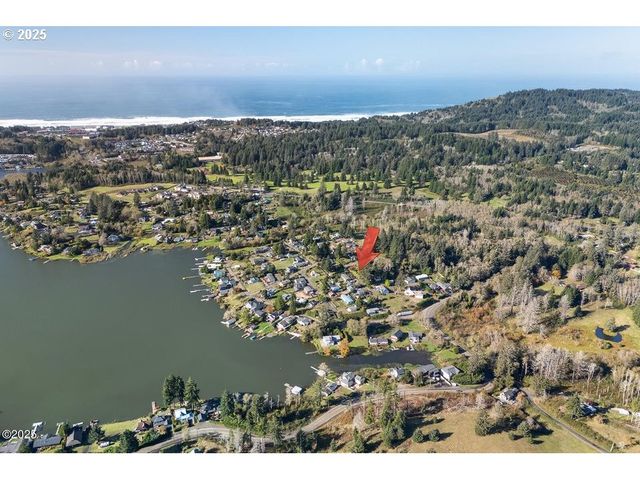 5143 Ne 50TH St, Neotsu, OR 97364