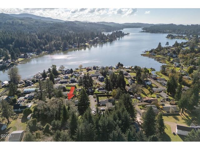 5143 Ne 50TH St, Neotsu, OR 97364