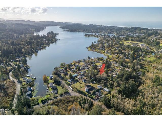 5143 Ne 50TH St, Neotsu, OR 97364