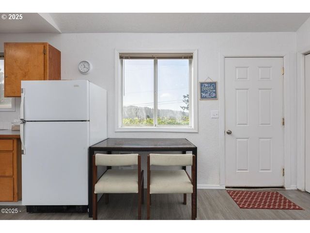 5143 Ne 50TH St, Neotsu, OR 97364