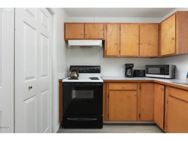 5143 Ne 50TH St, Neotsu, OR 97364