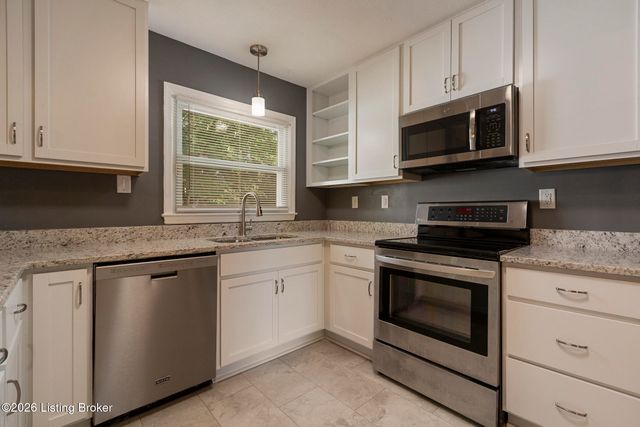 8406 Bayou Way, Louisville, KY 40242