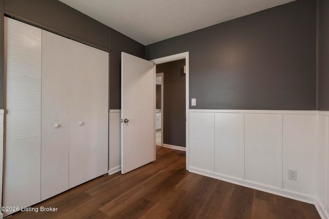 8406 Bayou Way, Louisville, KY 40242