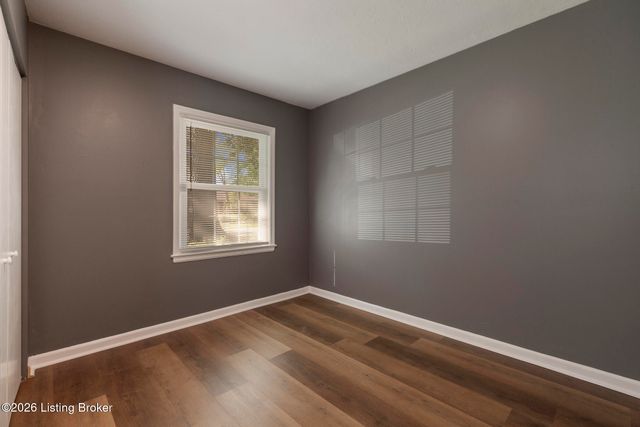 8406 Bayou Way, Louisville, KY 40242