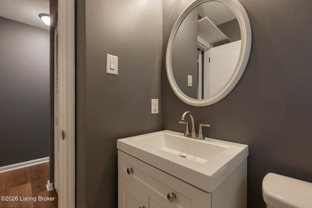 8406 Bayou Way, Louisville, KY 40242