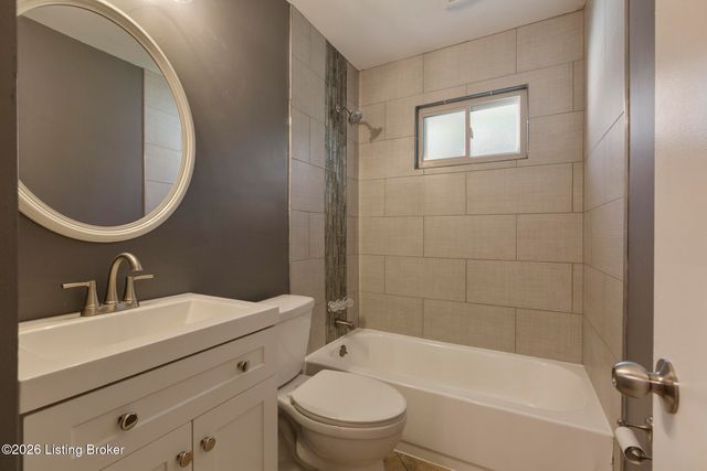 8406 Bayou Way, Louisville, KY 40242