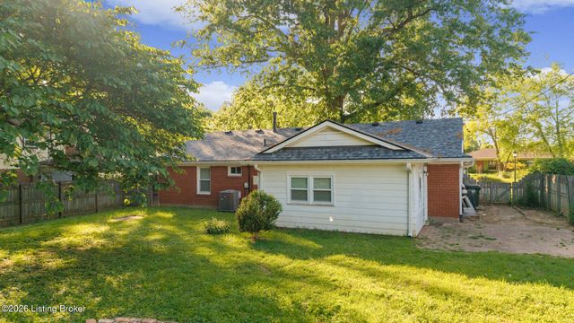 8406 Bayou Way, Louisville, KY 40242