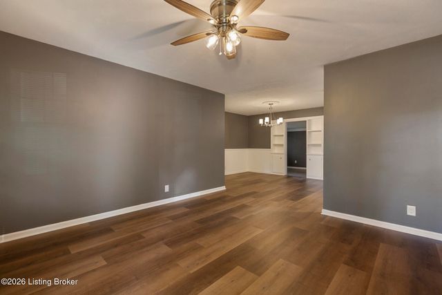8406 Bayou Way, Louisville, KY 40242