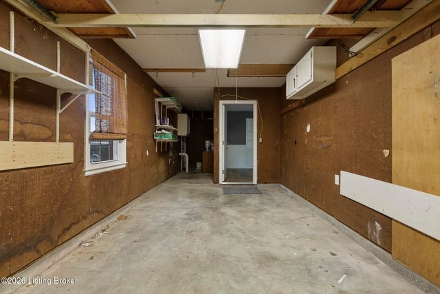 8406 Bayou Way, Louisville, KY 40242