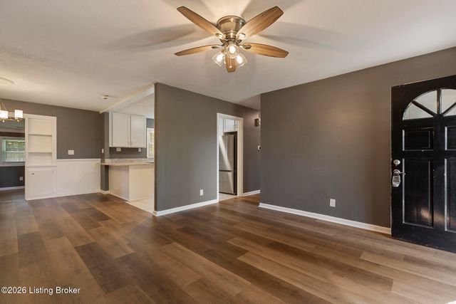 8406 Bayou Way, Louisville, KY 40242