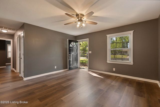 8406 Bayou Way, Louisville, KY 40242