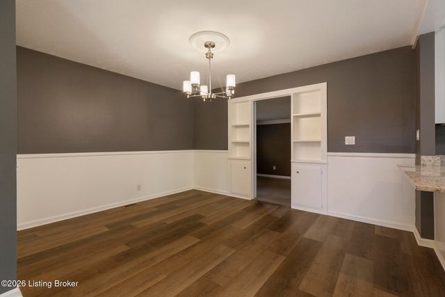 8406 Bayou Way, Louisville, KY 40242