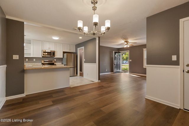 8406 Bayou Way, Louisville, KY 40242