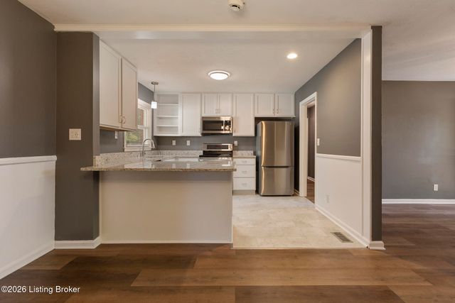 8406 Bayou Way, Louisville, KY 40242