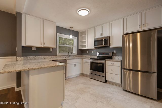 8406 Bayou Way, Louisville, KY 40242