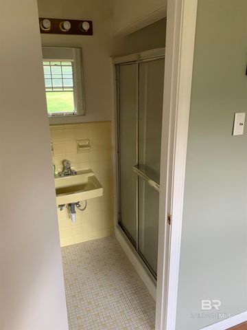 887 Old Bratt Road, Atmore, AL 36502