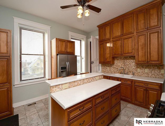 3825 South 25th Street, Omaha, NE 68107