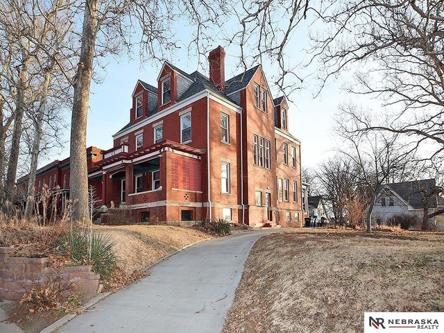 3825 South 25th Street, Omaha, NE 68107