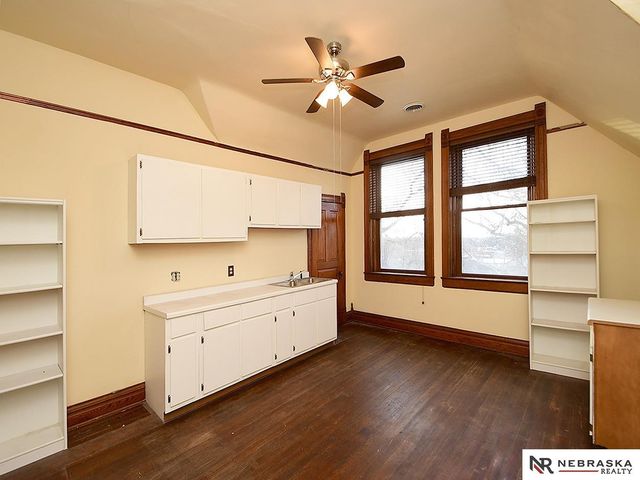 3825 South 25th Street, Omaha, NE 68107