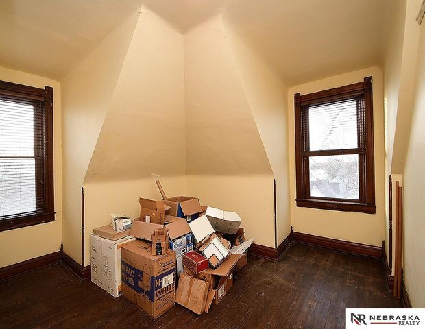 3825 South 25th Street, Omaha, NE 68107