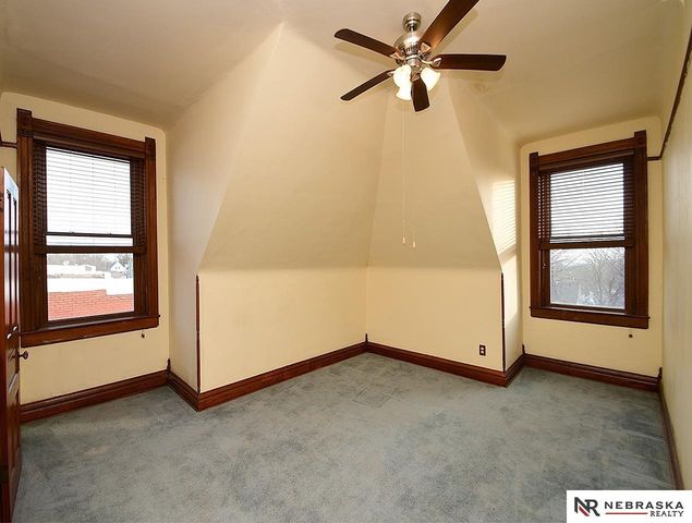 3825 South 25th Street, Omaha, NE 68107