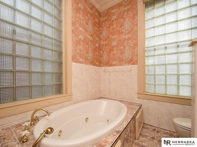 3825 South 25th Street, Omaha, NE 68107