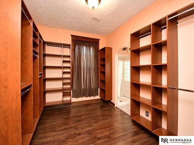 3825 South 25th Street, Omaha, NE 68107