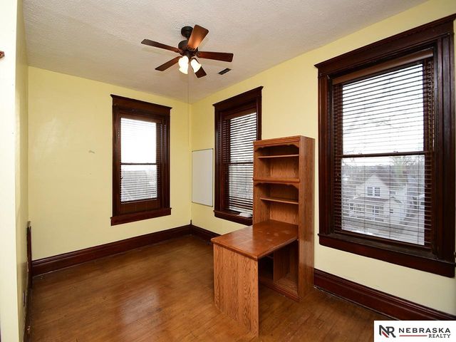 3825 South 25th Street, Omaha, NE 68107