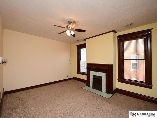 3825 South 25th Street, Omaha, NE 68107