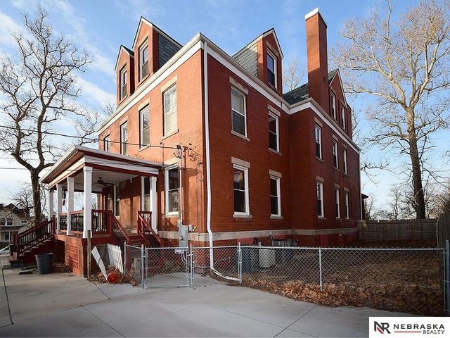 3825 South 25th Street, Omaha, NE 68107